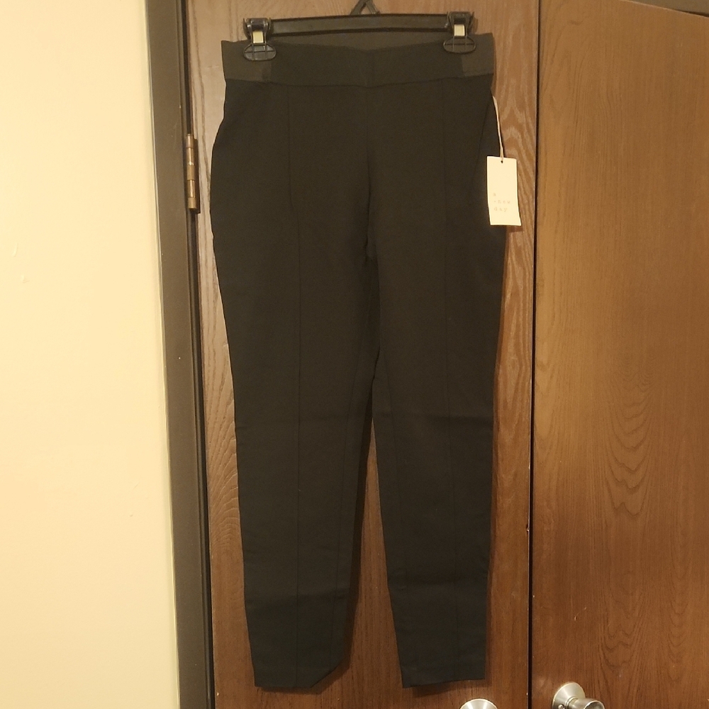 a new day Black Skinny Pants with Sleek Design